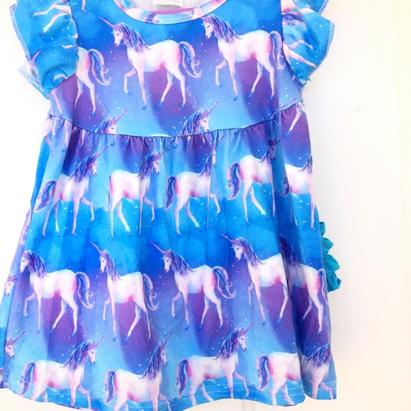 Outfit - Picture 1 of 2